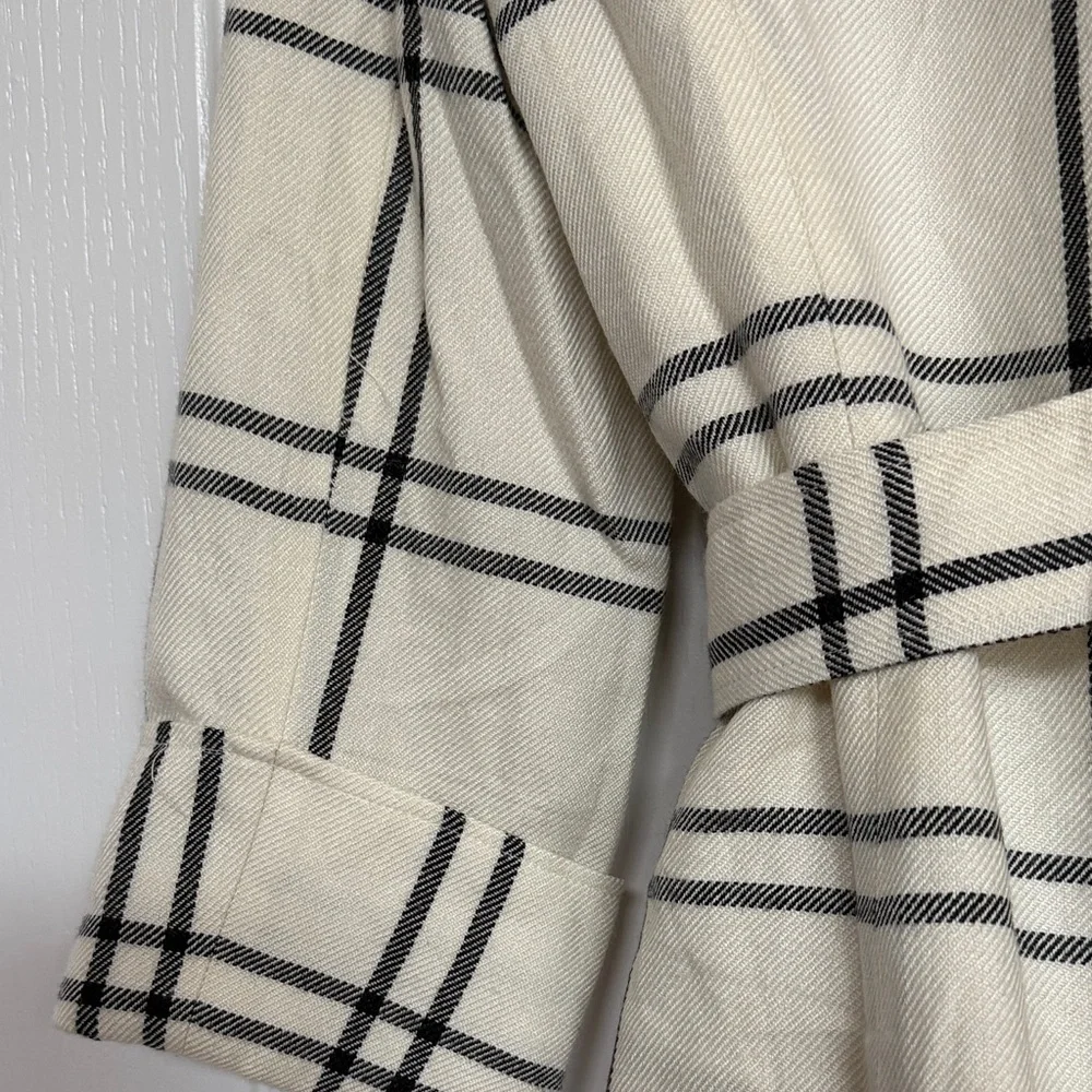 Bandolino Cream and Black Plaid Blazer - Picture 8 of 9